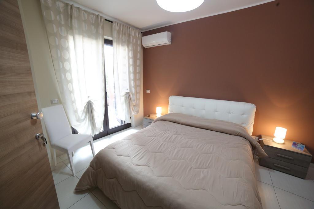 B&B Ciclopi Ачи Кастело Екстериор снимка